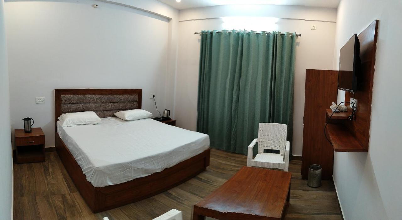 Hotel Anantam Residency Uttarkāshi Buitenkant foto