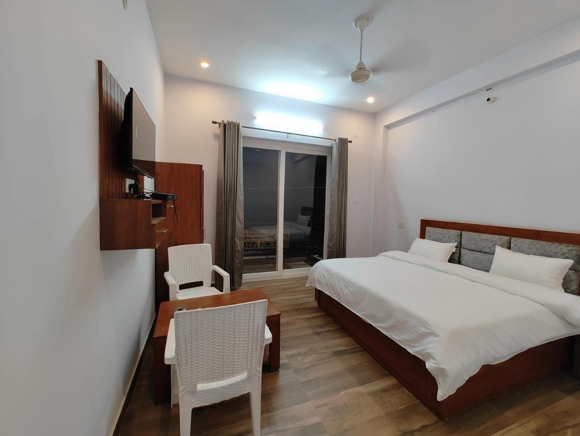 Hotel Anantam Residency Uttarkāshi Buitenkant foto