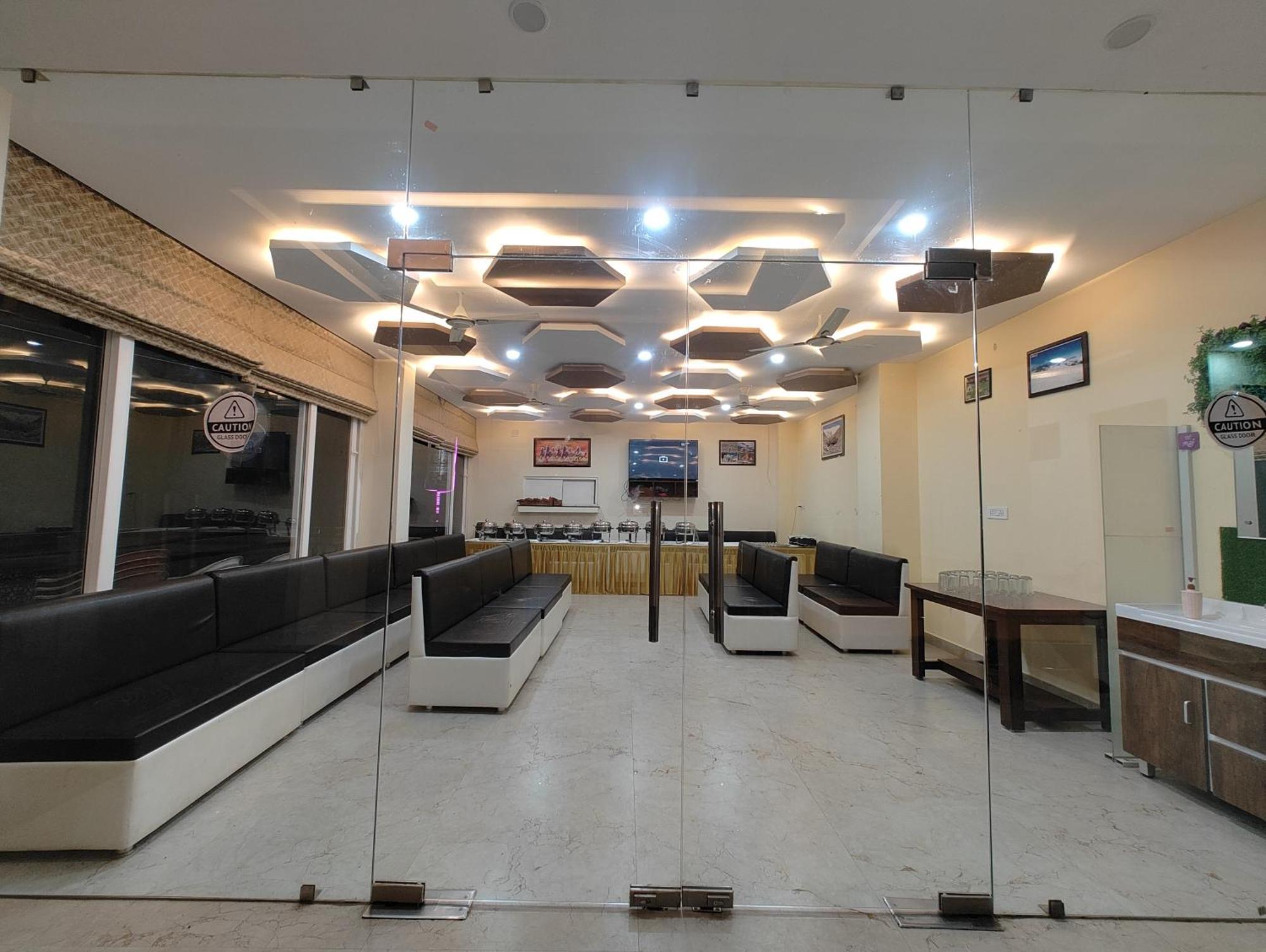 Hotel Anantam Residency Uttarkāshi Buitenkant foto