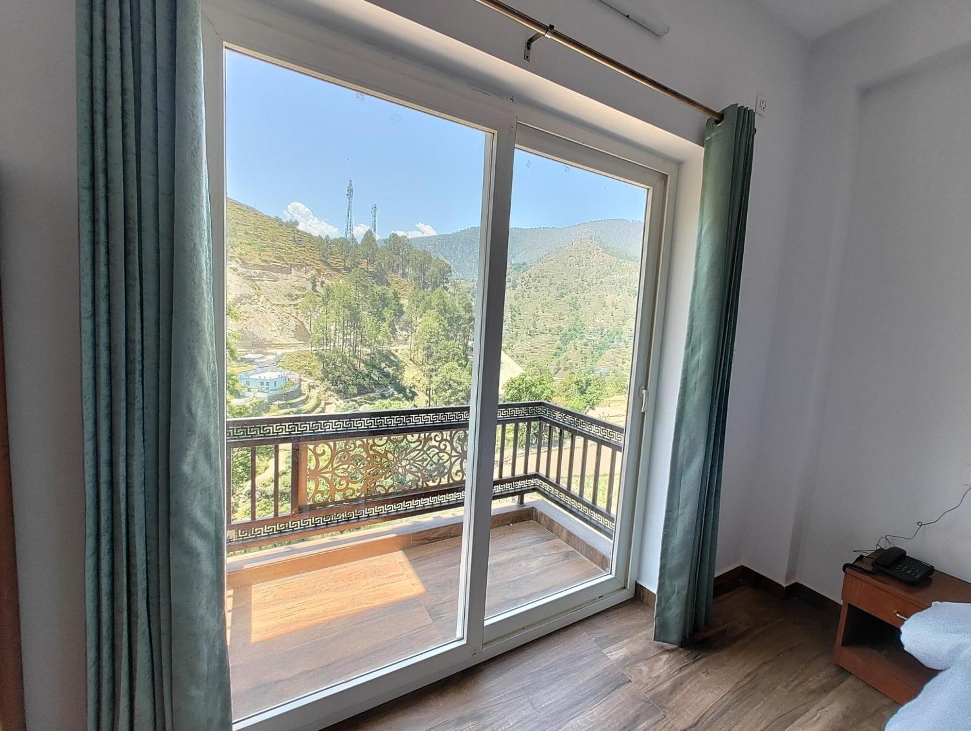 Hotel Anantam Residency Uttarkāshi Buitenkant foto