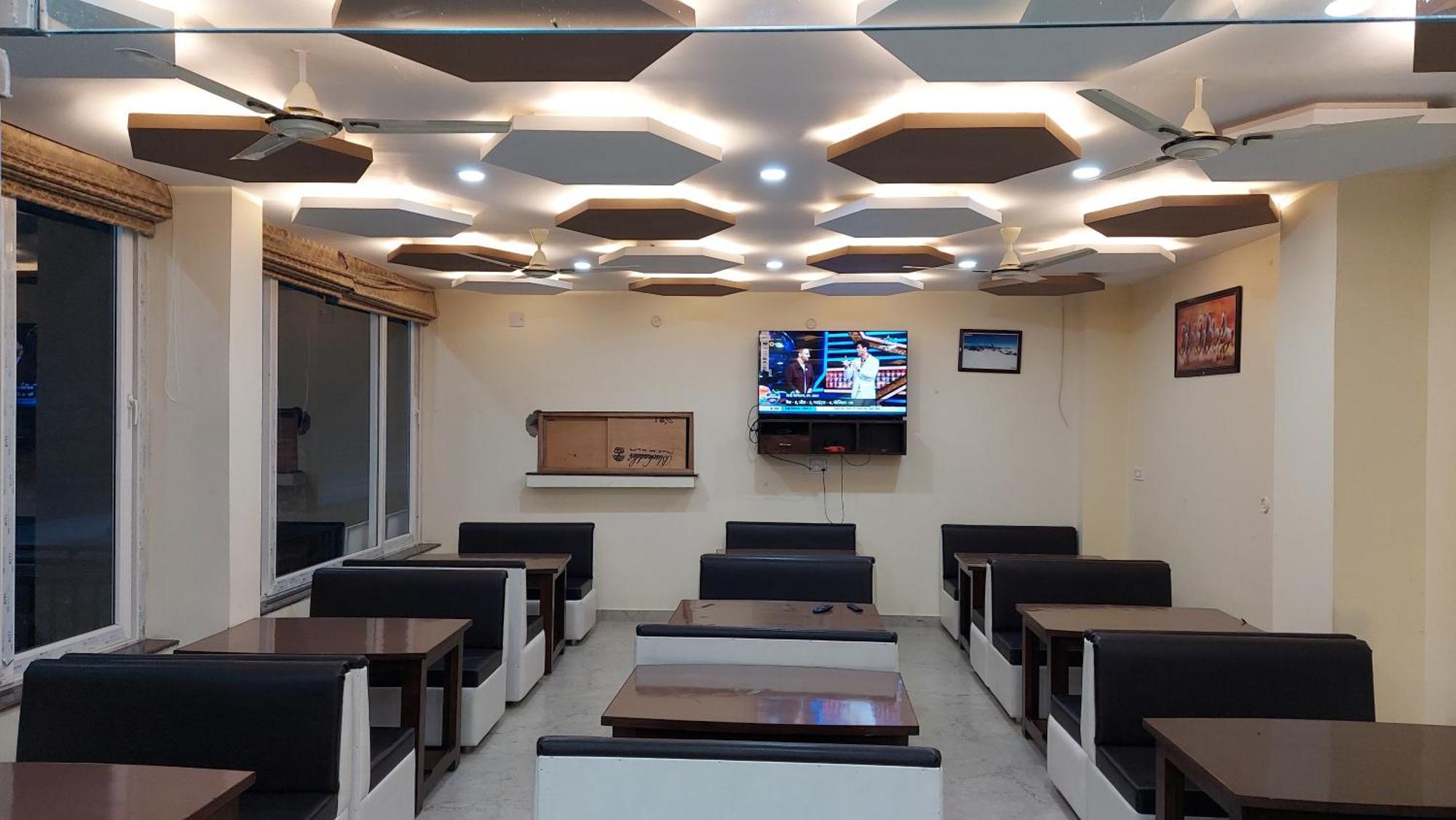 Hotel Anantam Residency Uttarkāshi Buitenkant foto