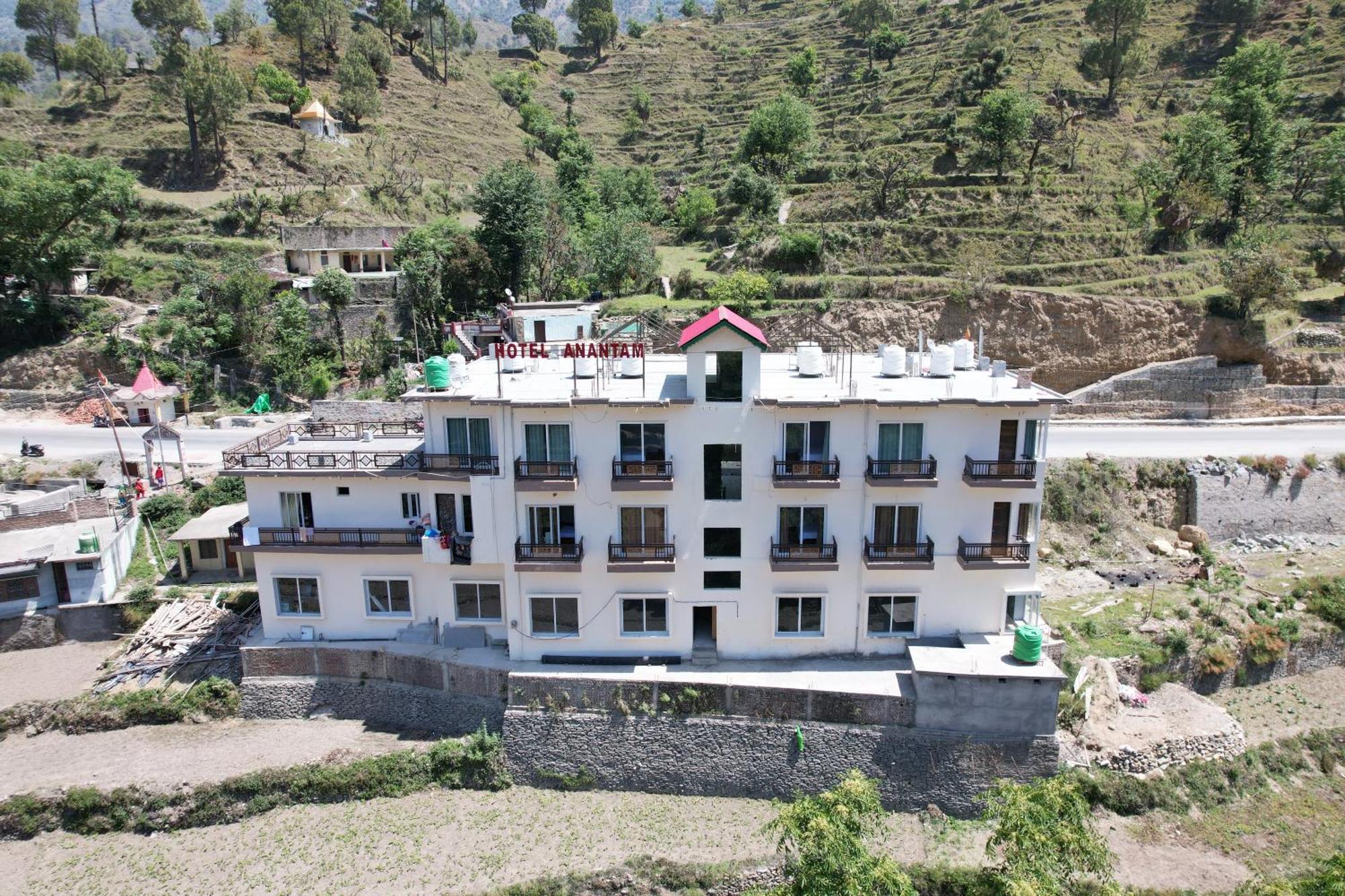 Hotel Anantam Residency Uttarkāshi Buitenkant foto