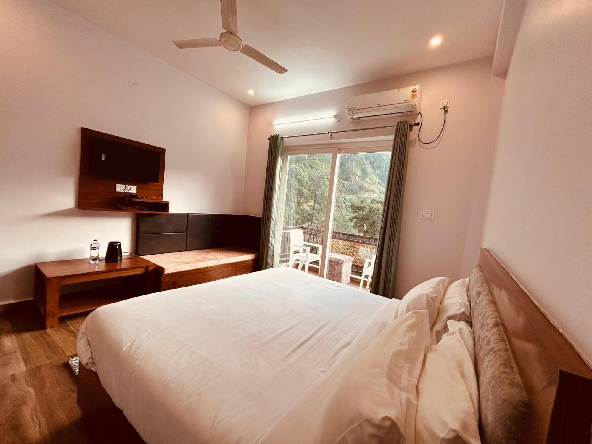 Hotel Anantam Residency Uttarkāshi Buitenkant foto