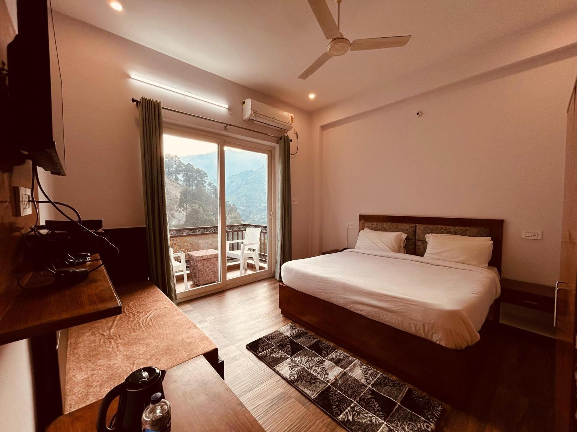Hotel Anantam Residency Uttarkāshi Buitenkant foto