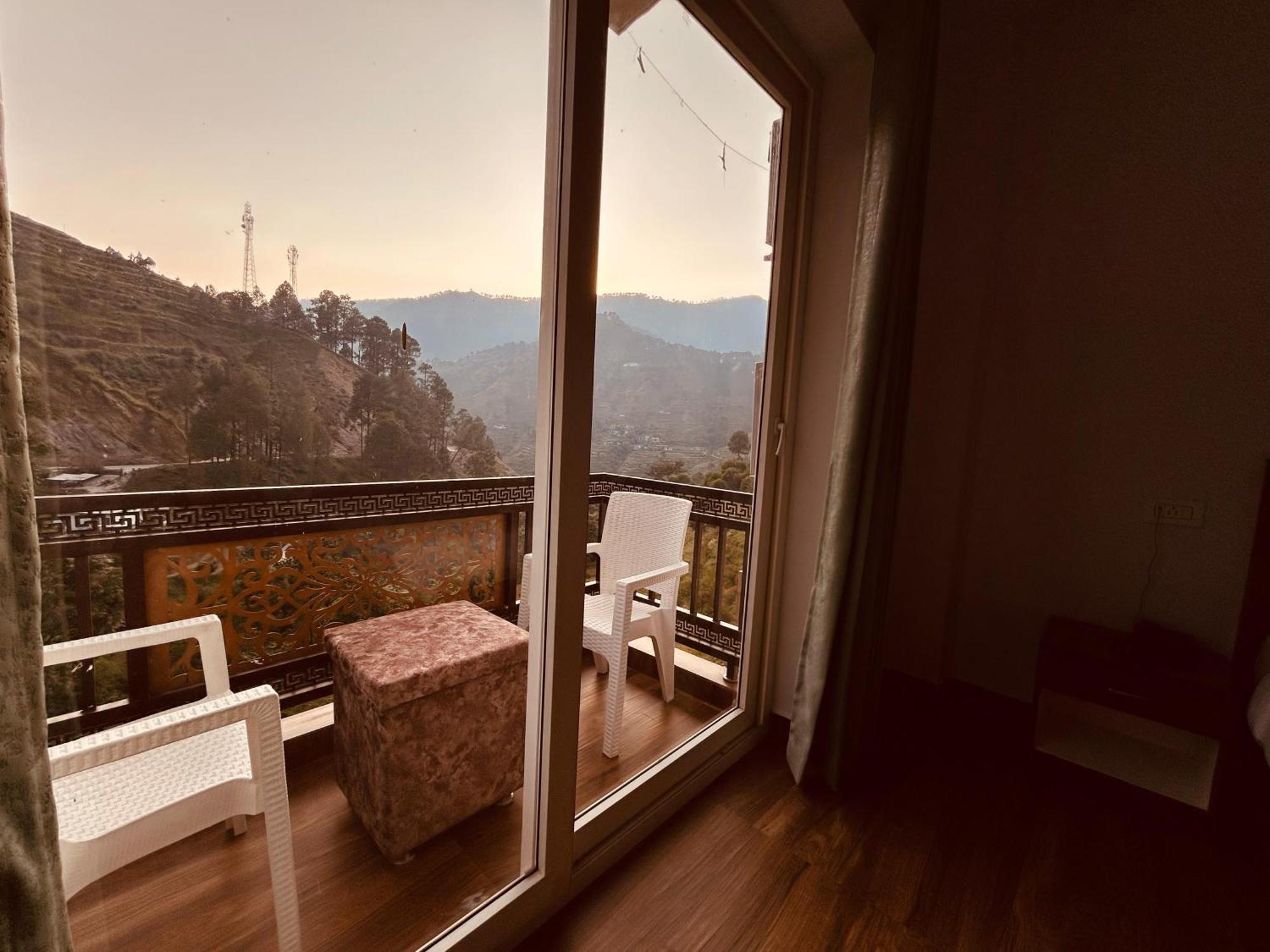 Hotel Anantam Residency Uttarkāshi Buitenkant foto